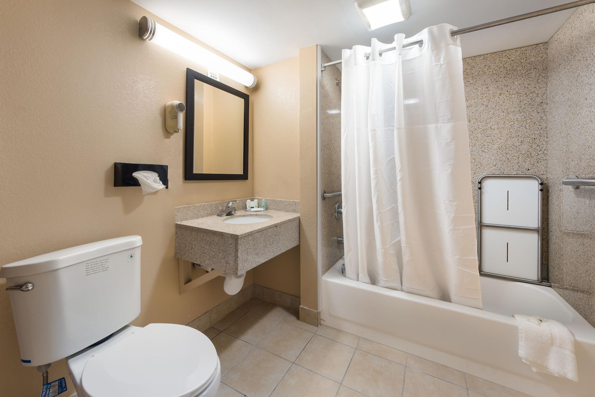 Quality Inn & Suites Цинциннаті Екстер'єр фото