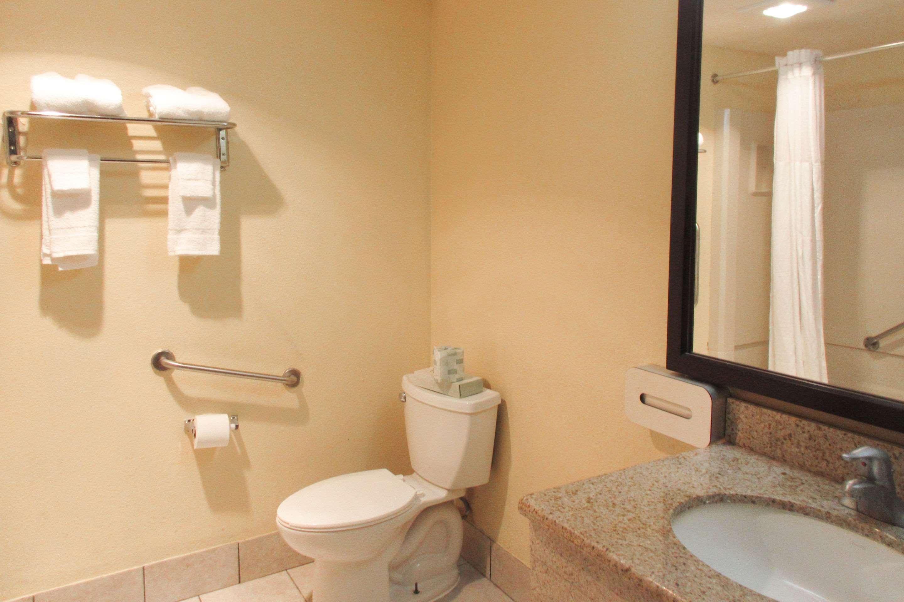 Quality Inn & Suites Цинциннаті Екстер'єр фото