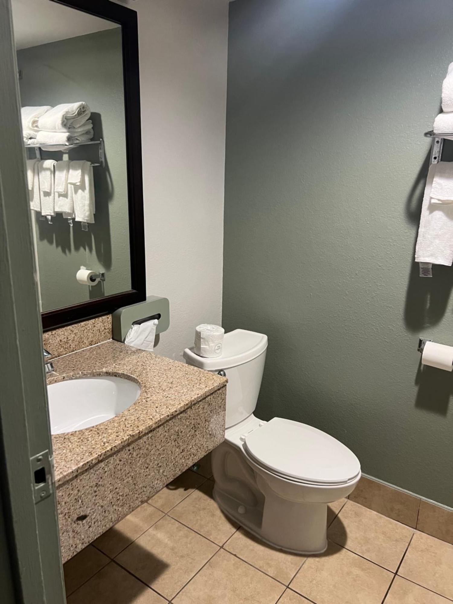Quality Inn & Suites Цинциннаті Екстер'єр фото