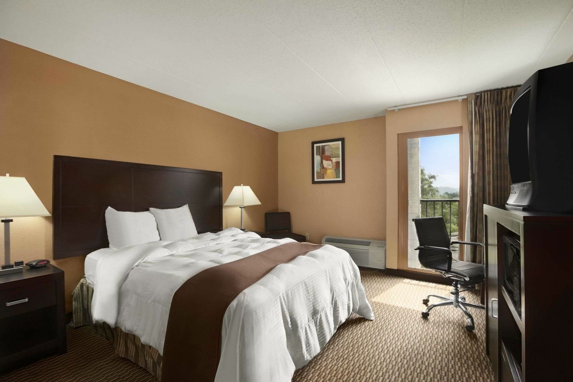 Quality Inn & Suites Цинциннаті Екстер'єр фото